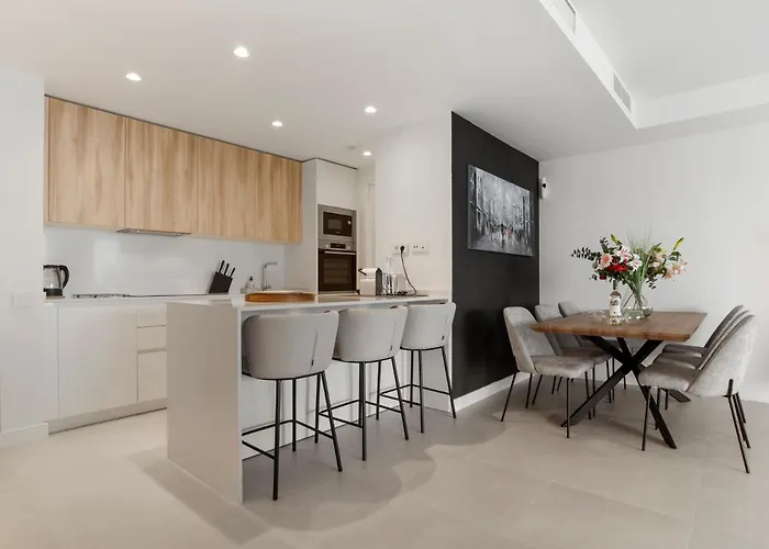 New Luxury 2br Sea Views Pool *