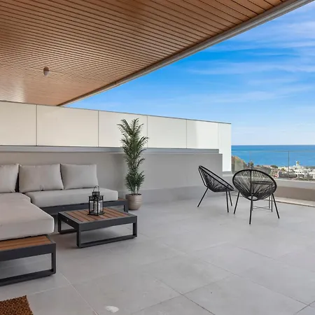 New Luxury 2br Sea Views Pool Apartman