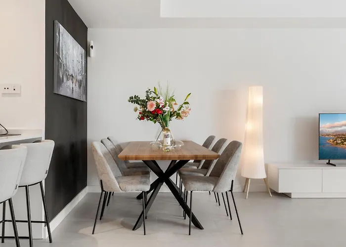 New Luxury 2br Sea Views Pool Lägenhet Estepona