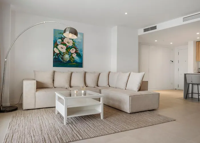 New Luxury 2br Sea Views Pool