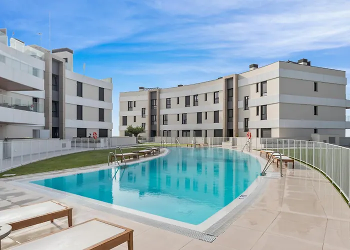 New Luxury 2br Sea Views Pool